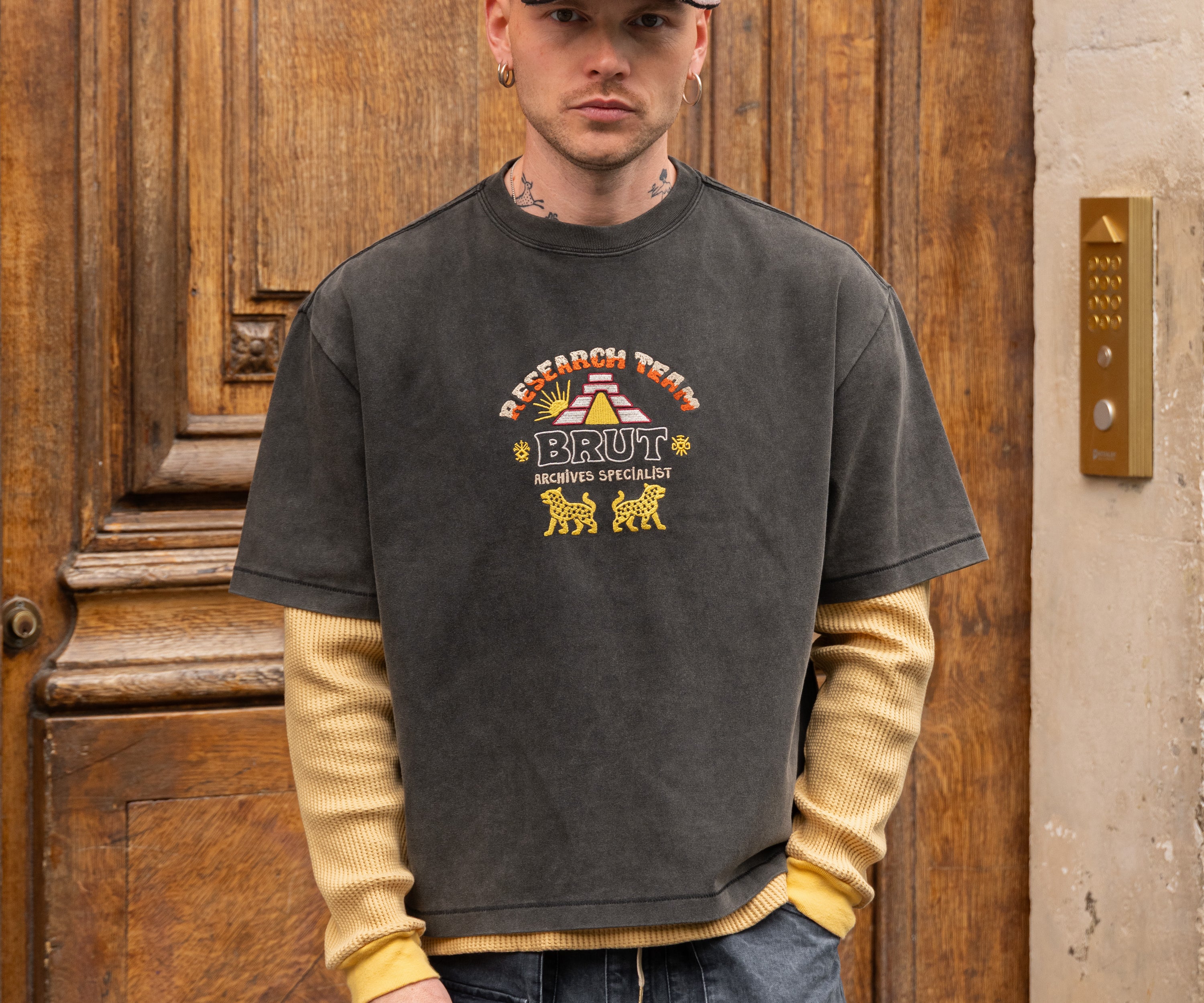 THE ARCHIVES SPECIALIST TEE T-Shirts X-SMALL / BLACK - BRUT Clothing