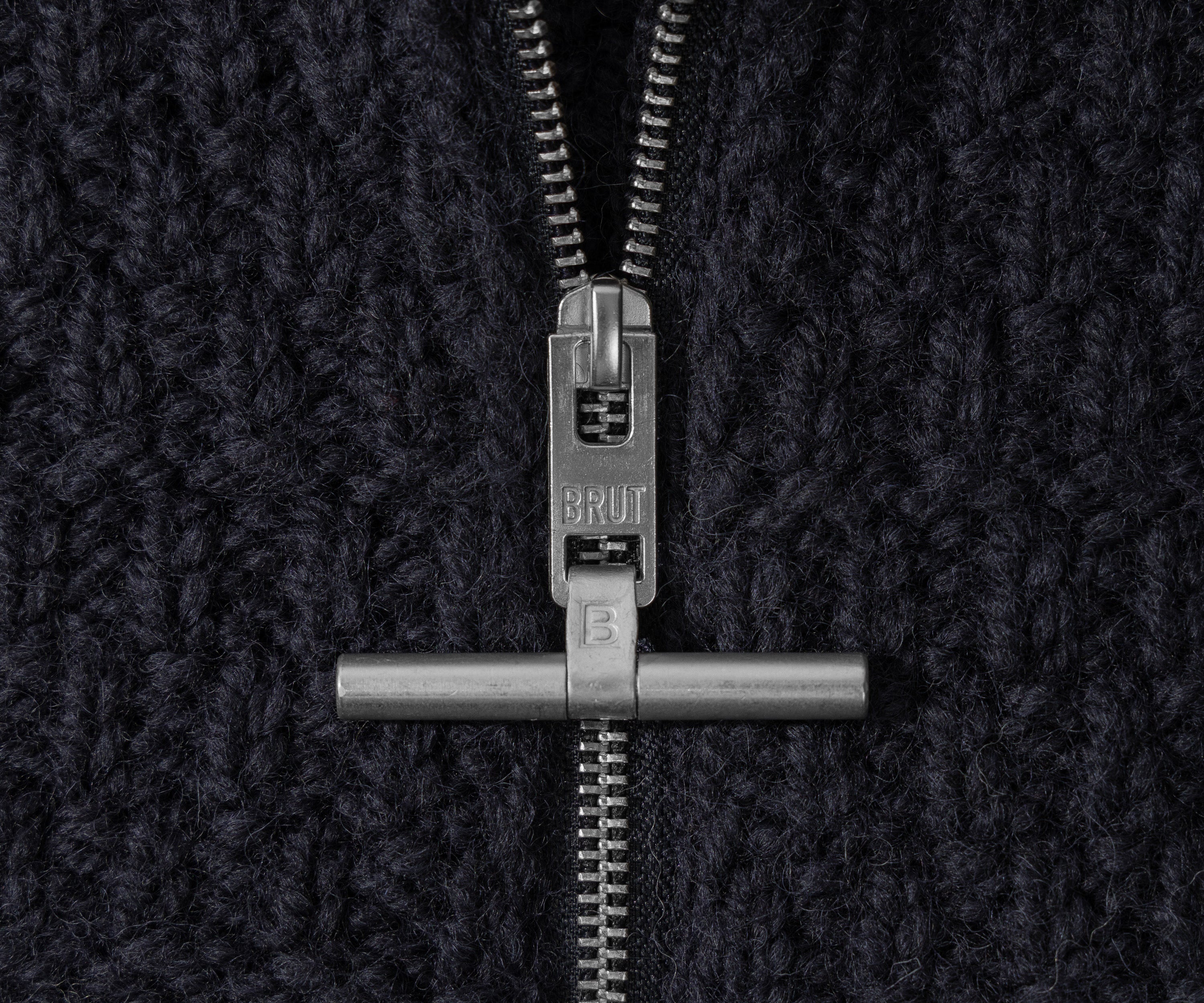 <br>THE WHEAT TRUCKER SWEATER SMALL / BLEU MARINE - BRUT Clothing