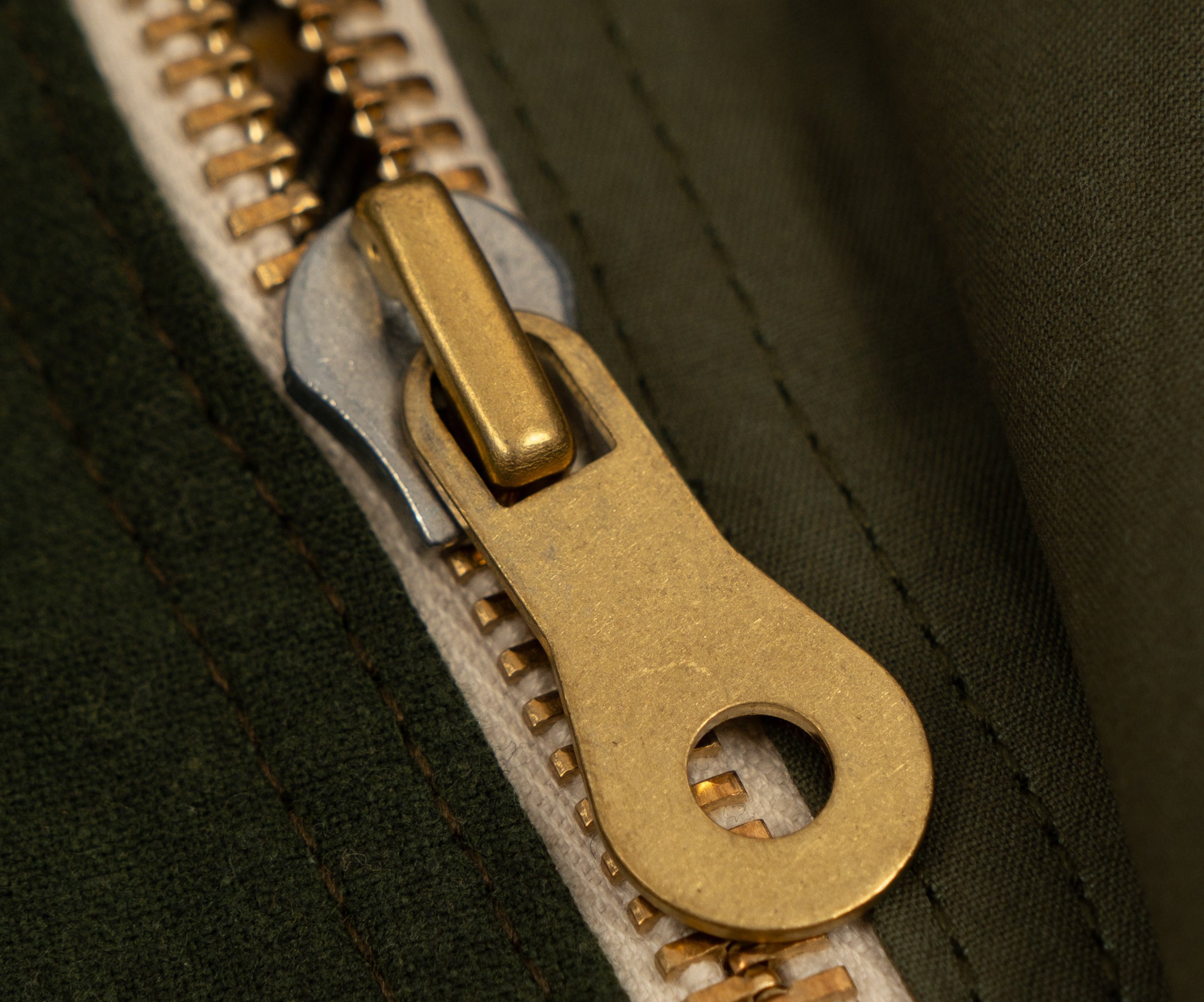 REWORK® BARBOUR V5 - N° 073 Coats & Jackets LARGE / OLIVE GREEN - BRUT Clothing