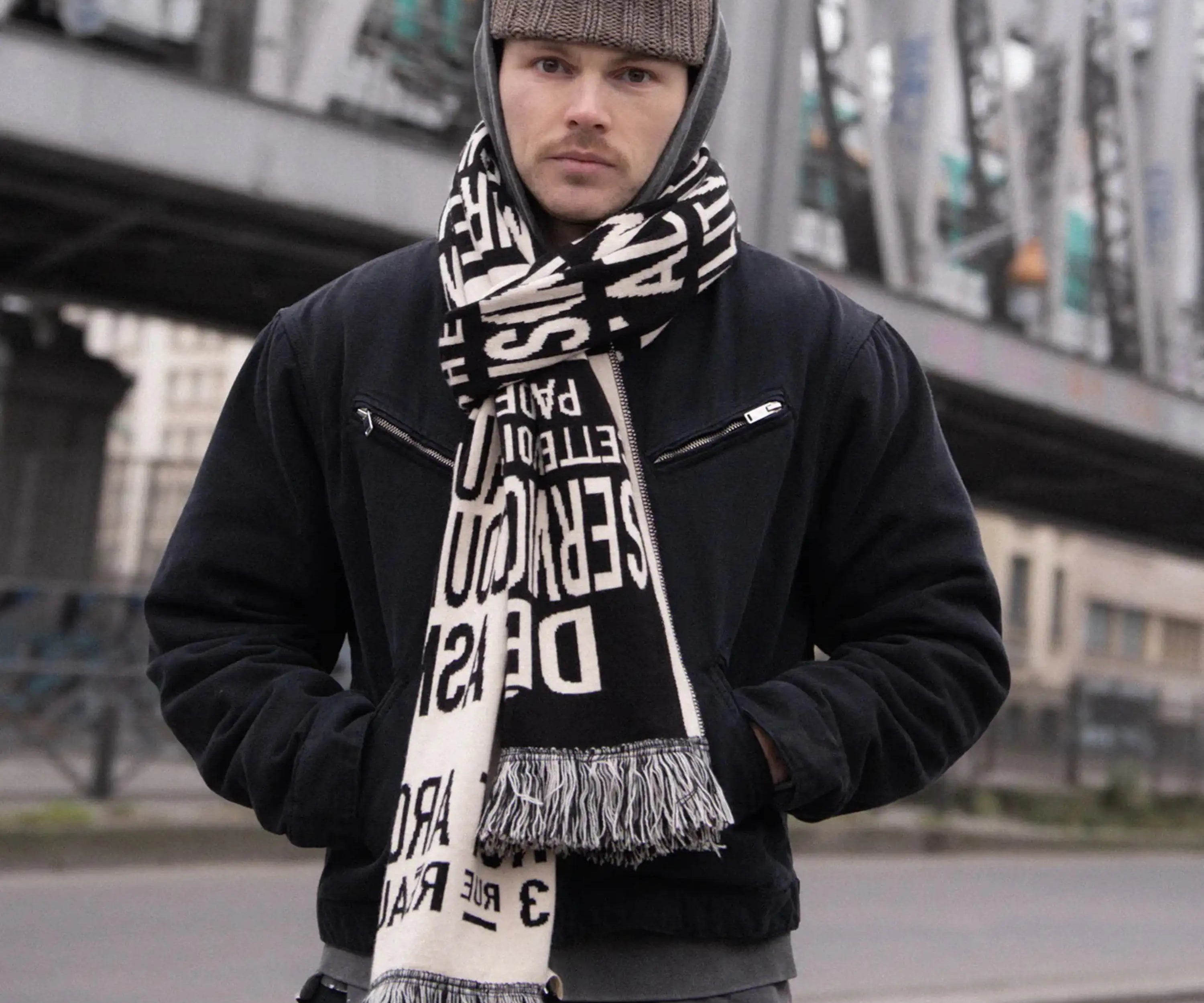 THE BIG METRO STOLE Accessories BLACK / ONE SIZE - BRUT Clothing