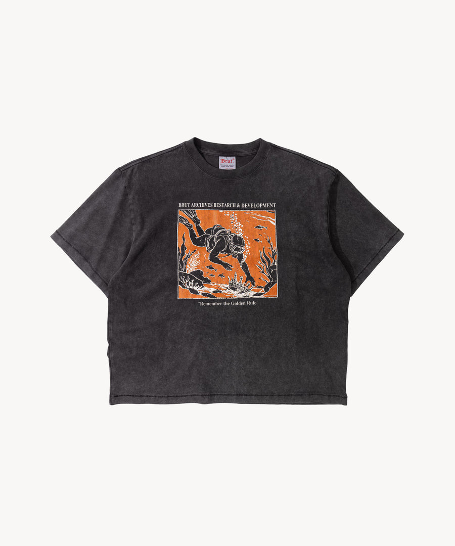 THE DIVER TEE