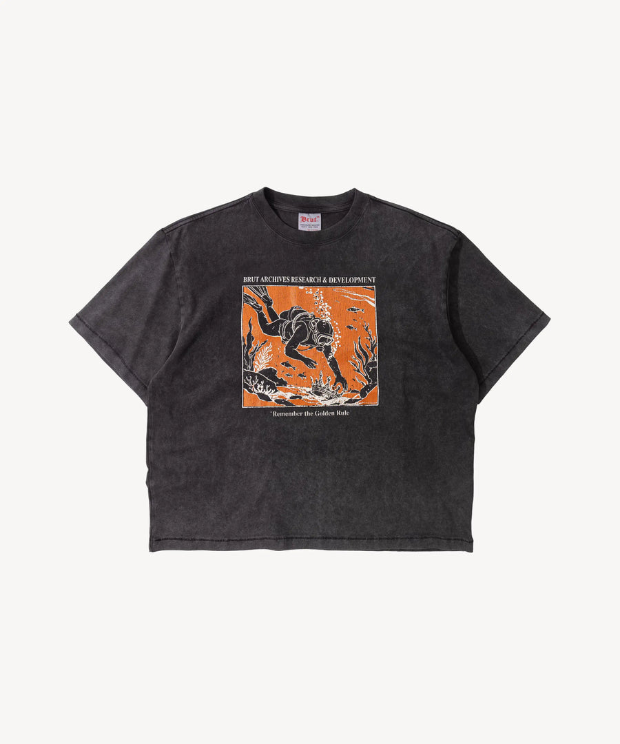 THE DIVER TEE