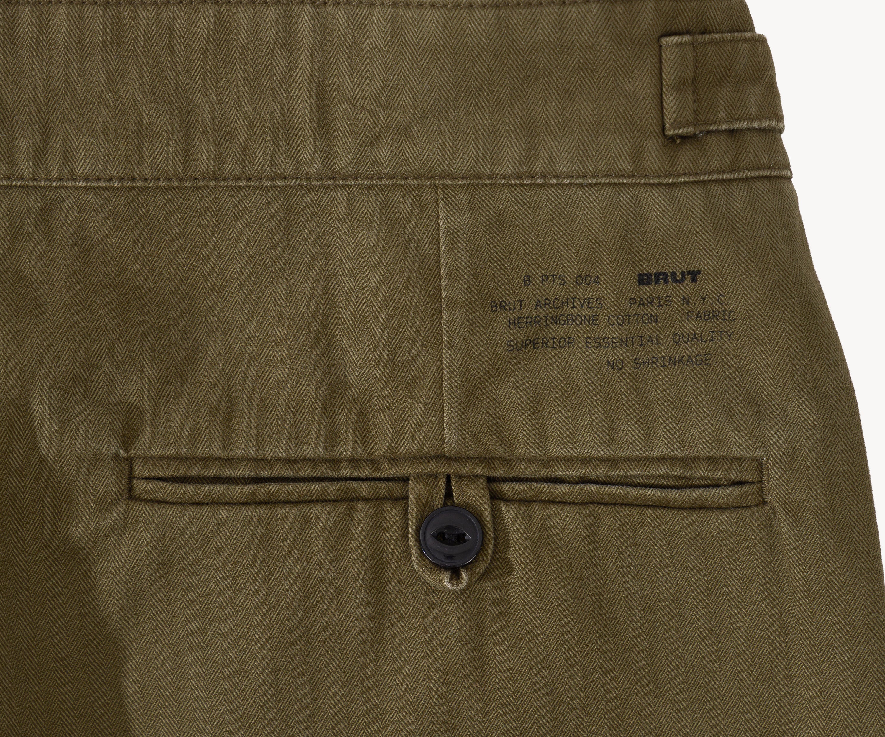 THE ONE PLEAT PANTS Taille US 26 / FR 36 / HBT VERT OLIVE - BRUT Clothing
