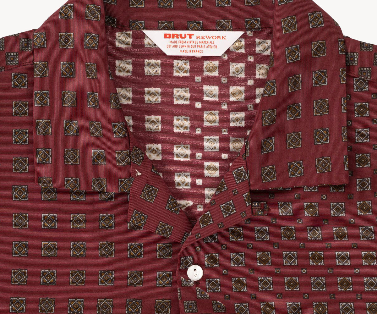 REWORK® TIE SHIRT - N° 008 Chemises SMALL / ROUGE - BRUT Clothing